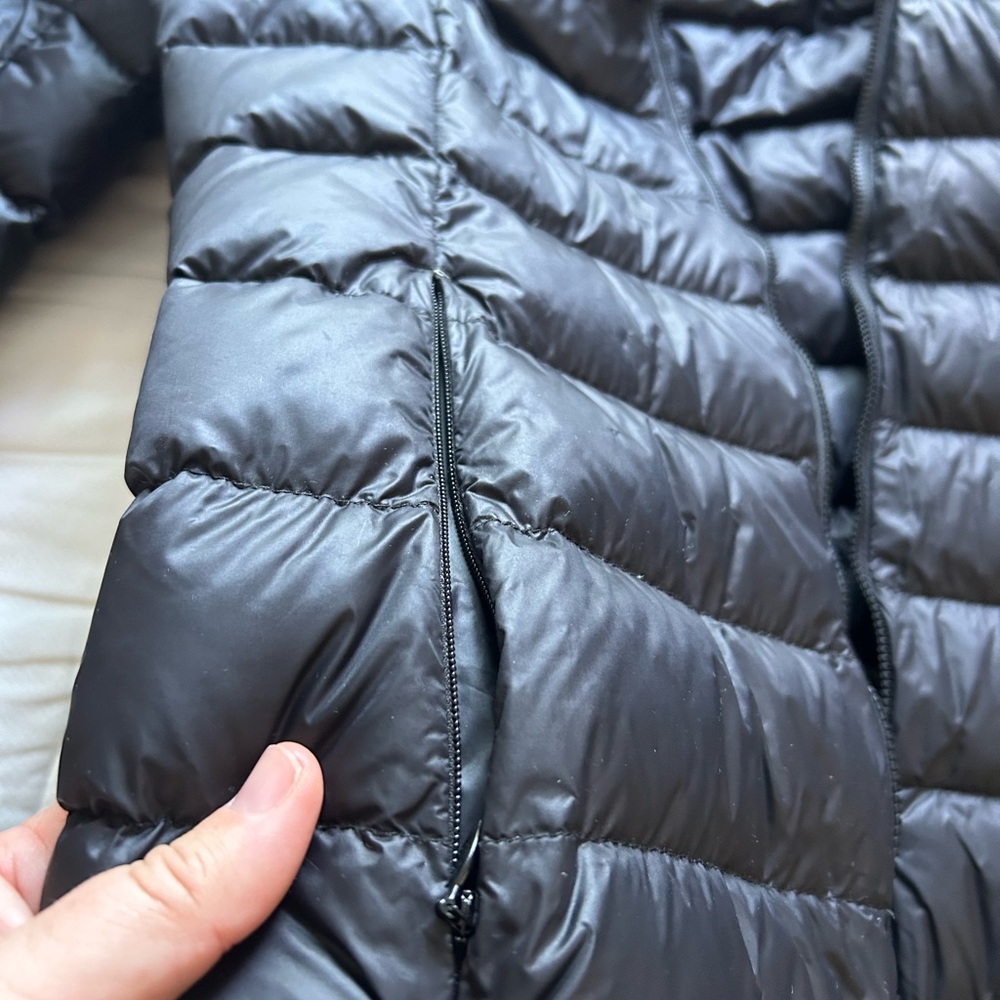 Eddie Bauer Black Hooded Puffer Jacket Hip Length with Zippered Pockets - Picture 5 of 5